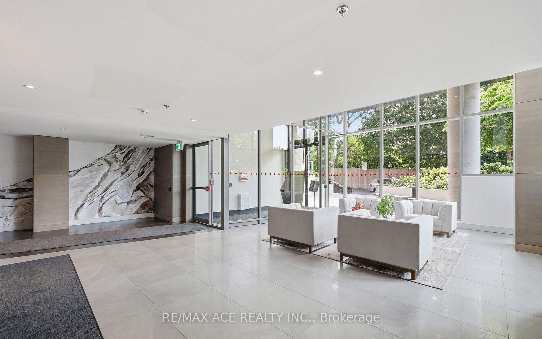90 Glen Everest Road 402 Property Photo 2