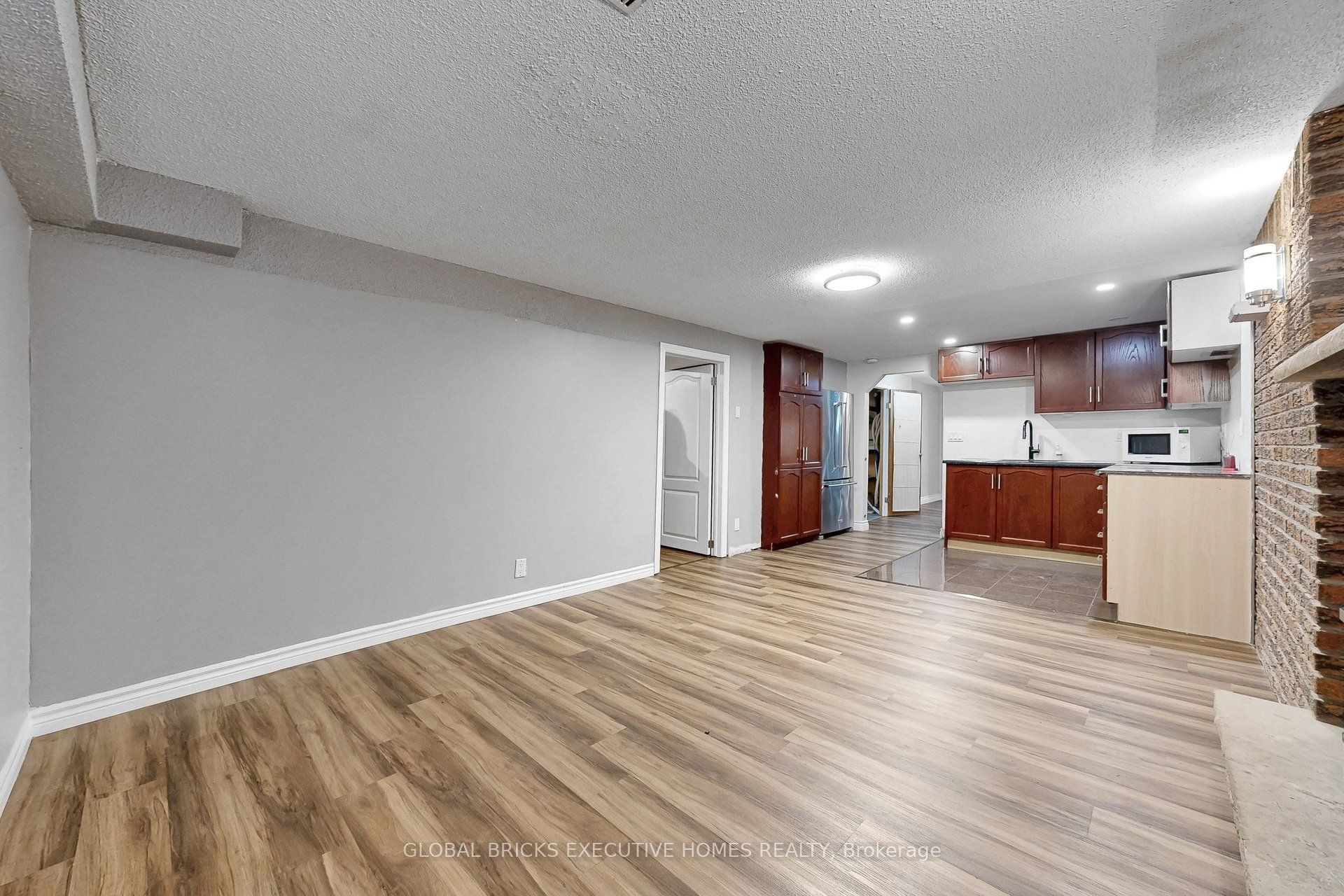 53 Goldring Drive Property Photo 4