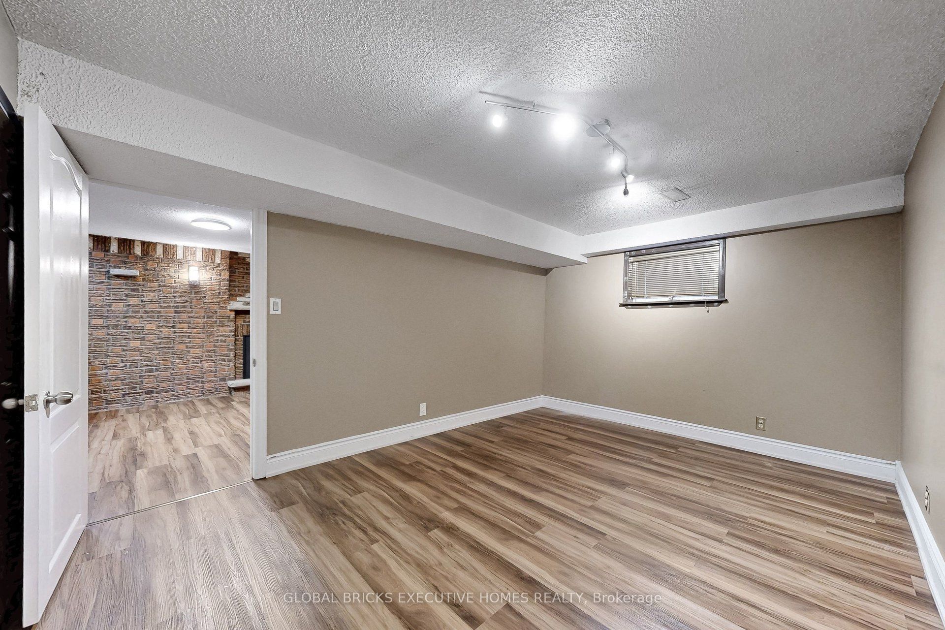 53 Goldring Drive Property Photo 5