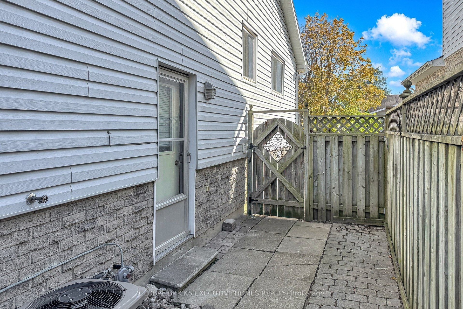 53 Goldring Drive Property Photo 11