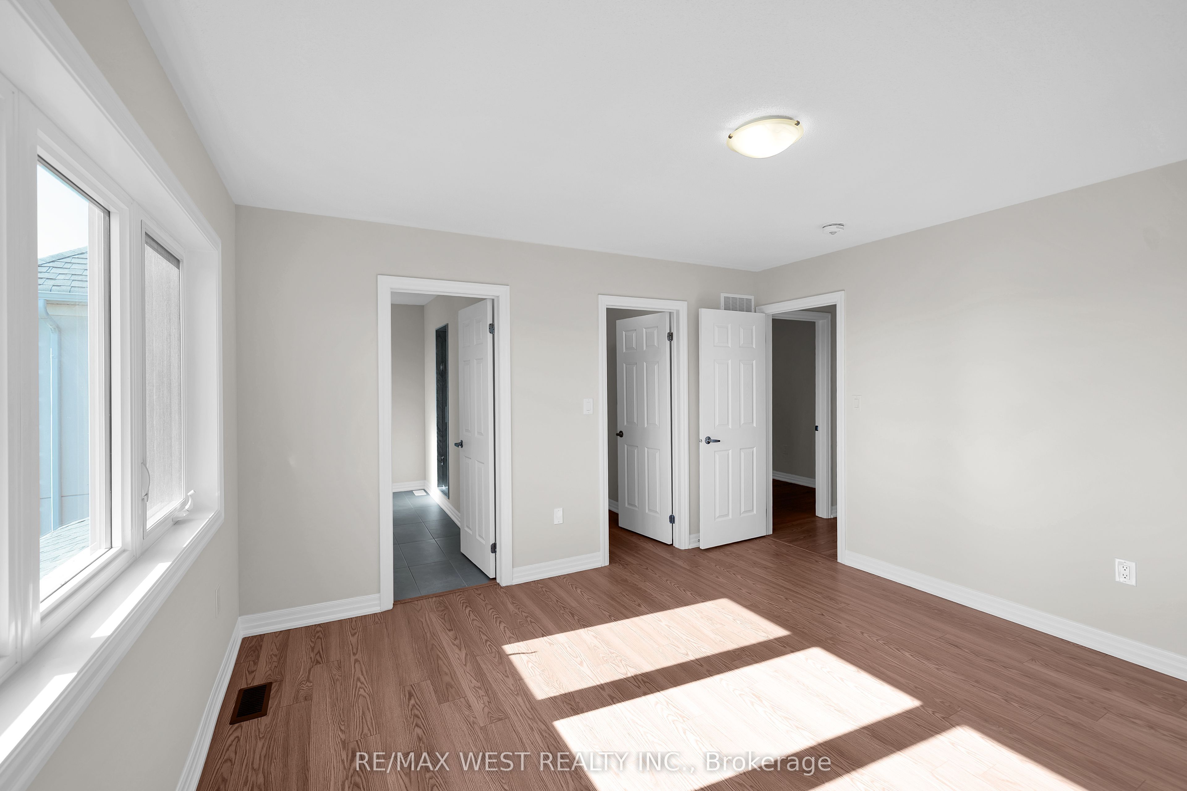 51 Northrop Avenue Property Photo 8
