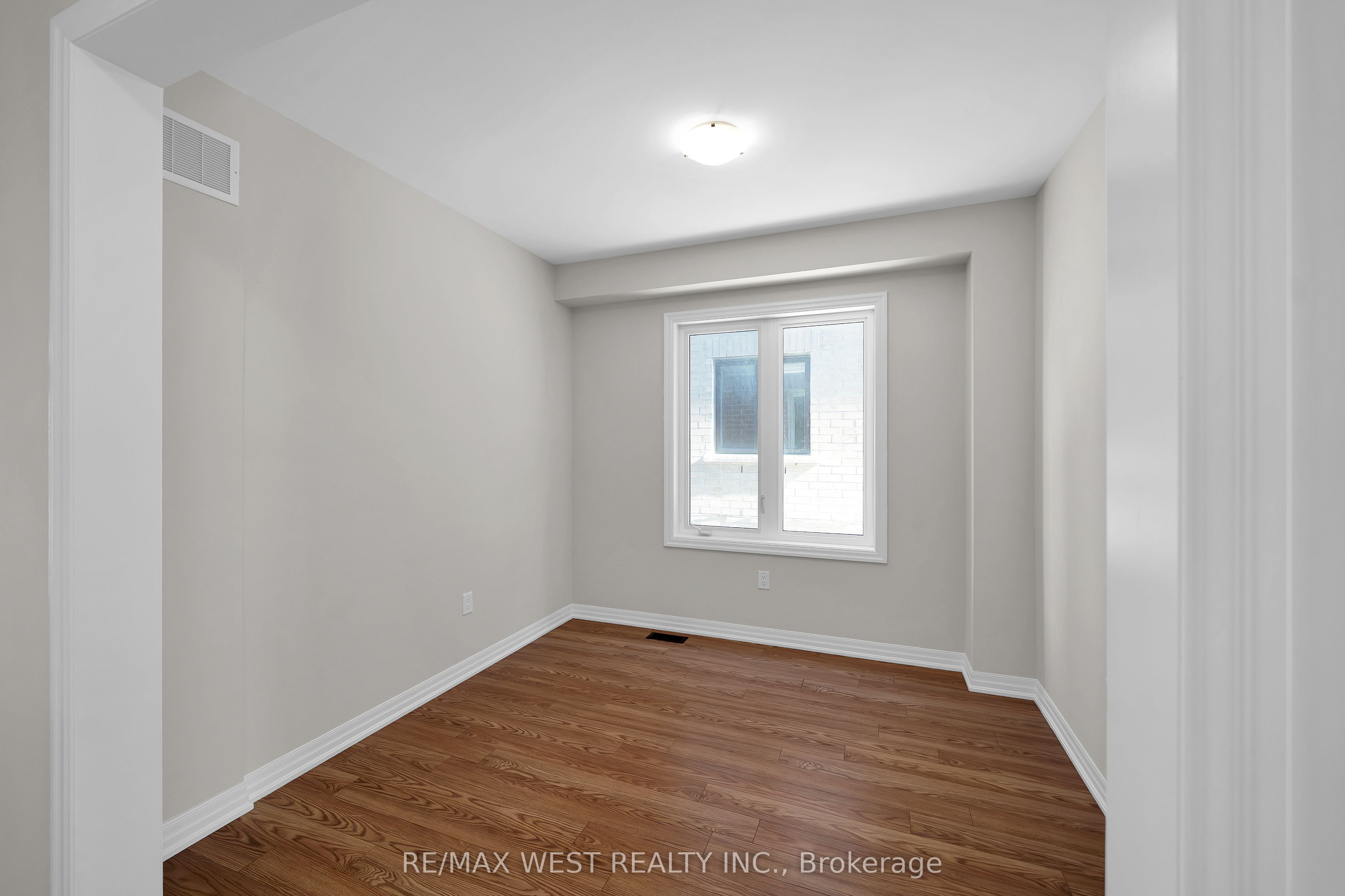 51 Northrop Avenue Property Photo 13
