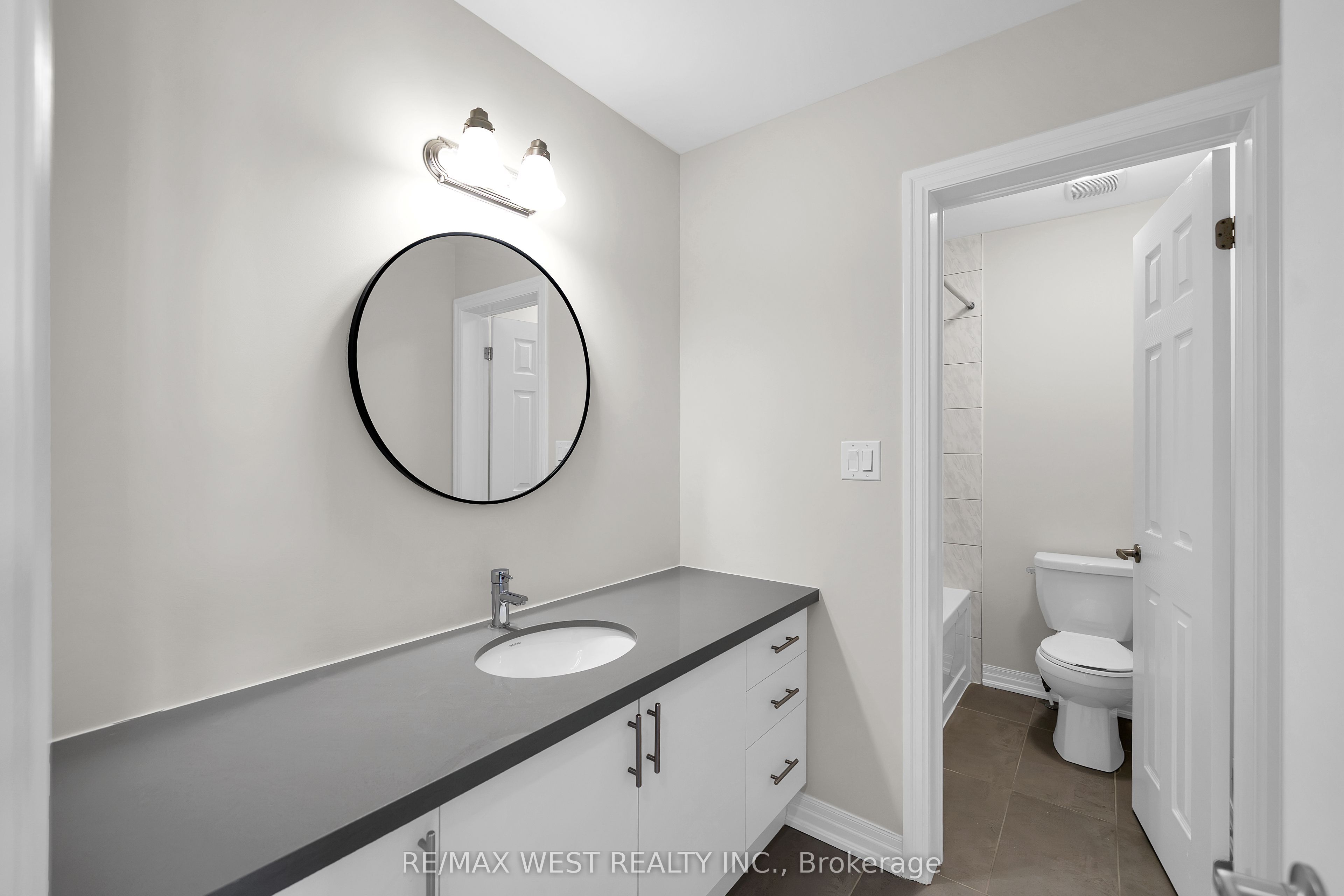 51 Northrop Avenue Property Photo 14