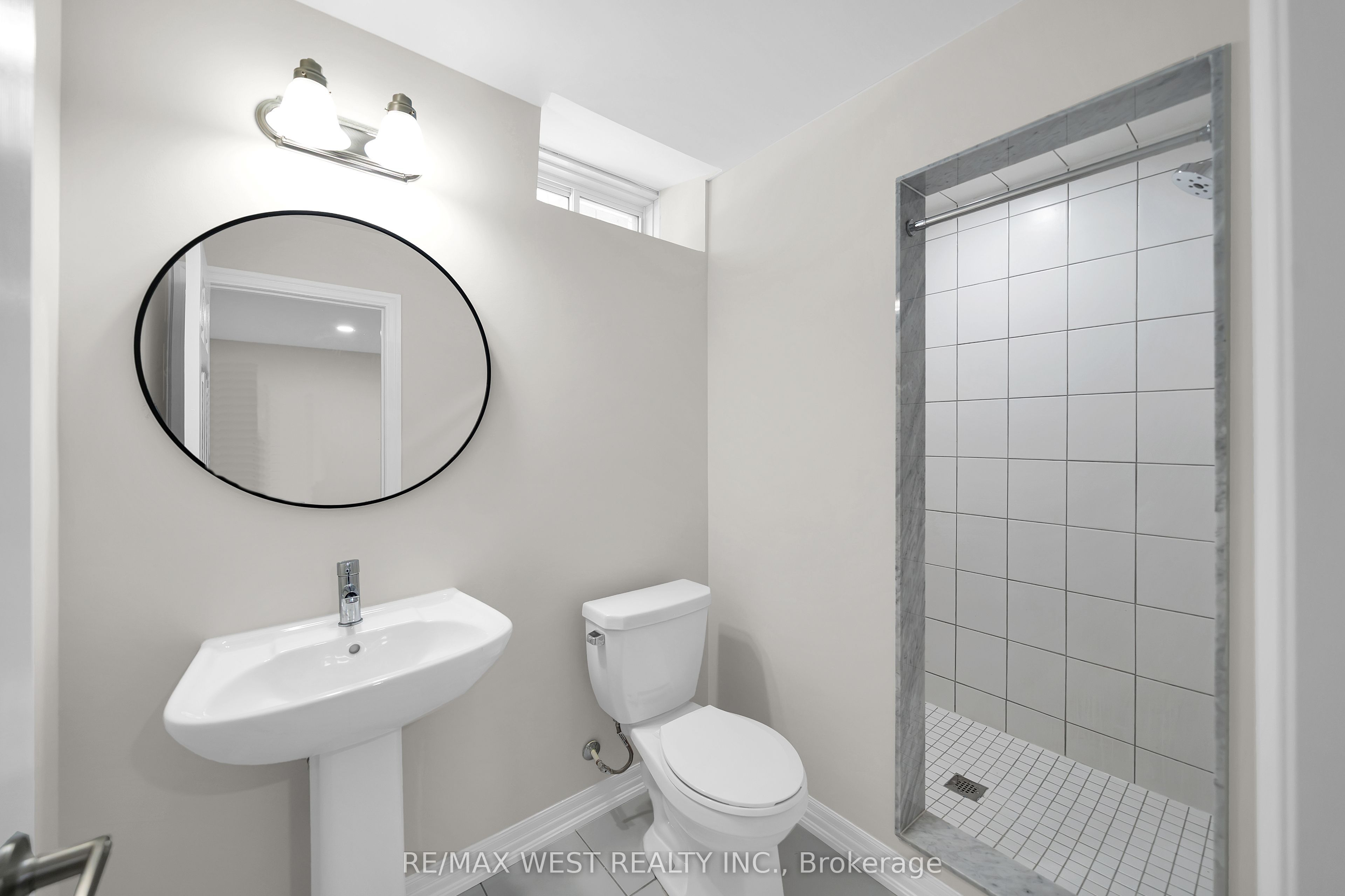 51 Northrop Avenue Property Photo 20