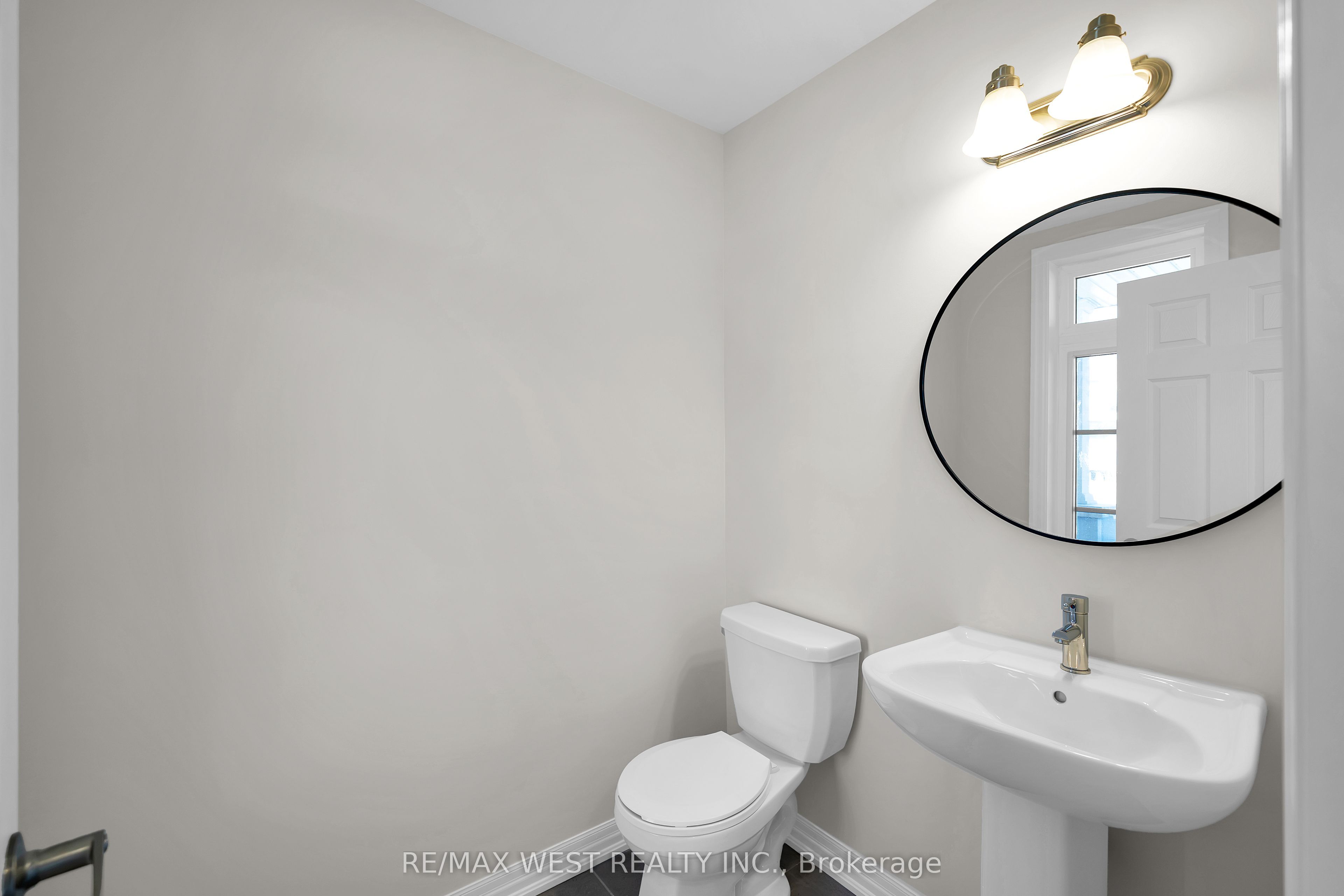 51 Northrop Avenue Property Photo 21