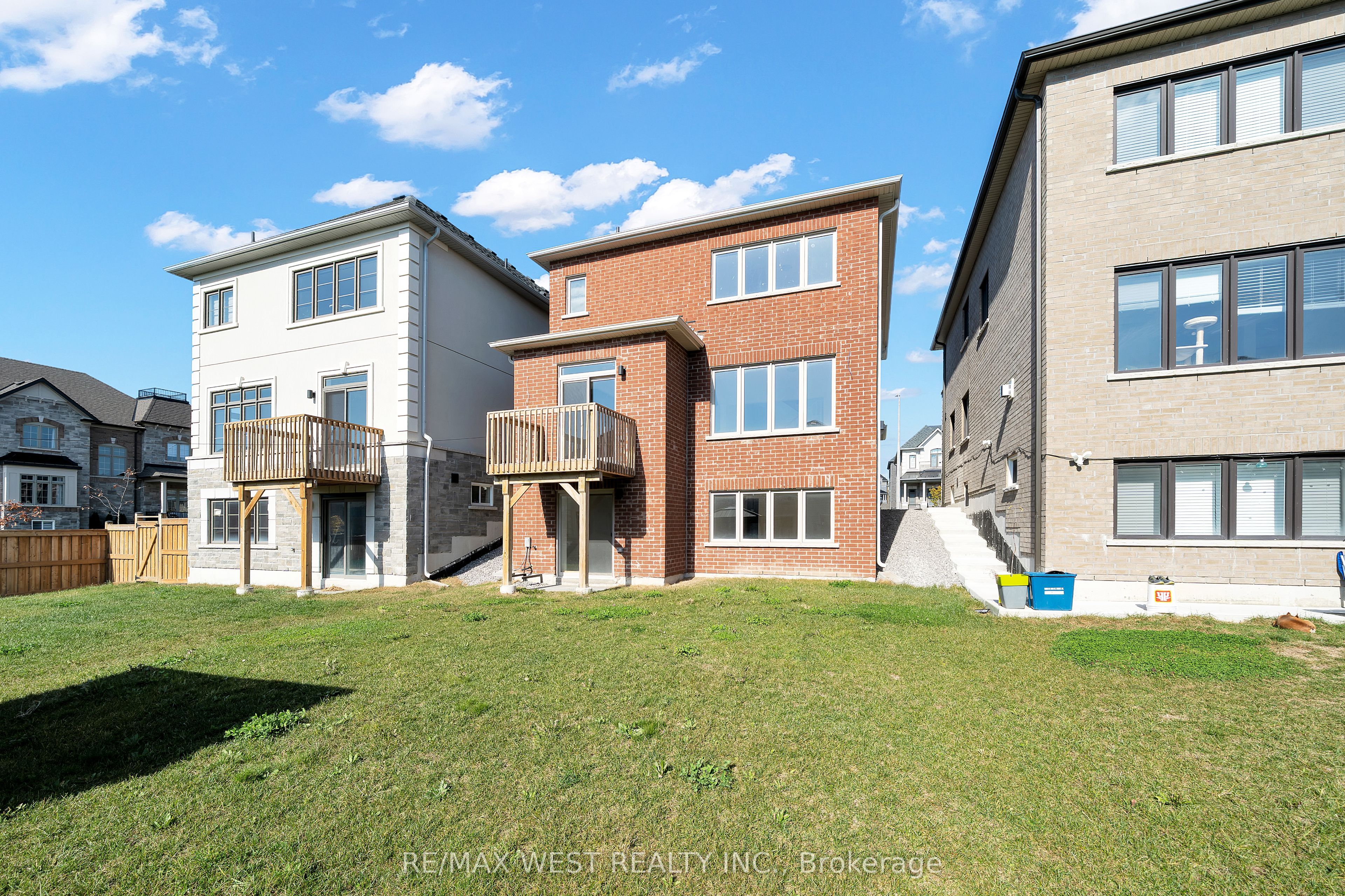 51 Northrop Avenue Property Photo 22