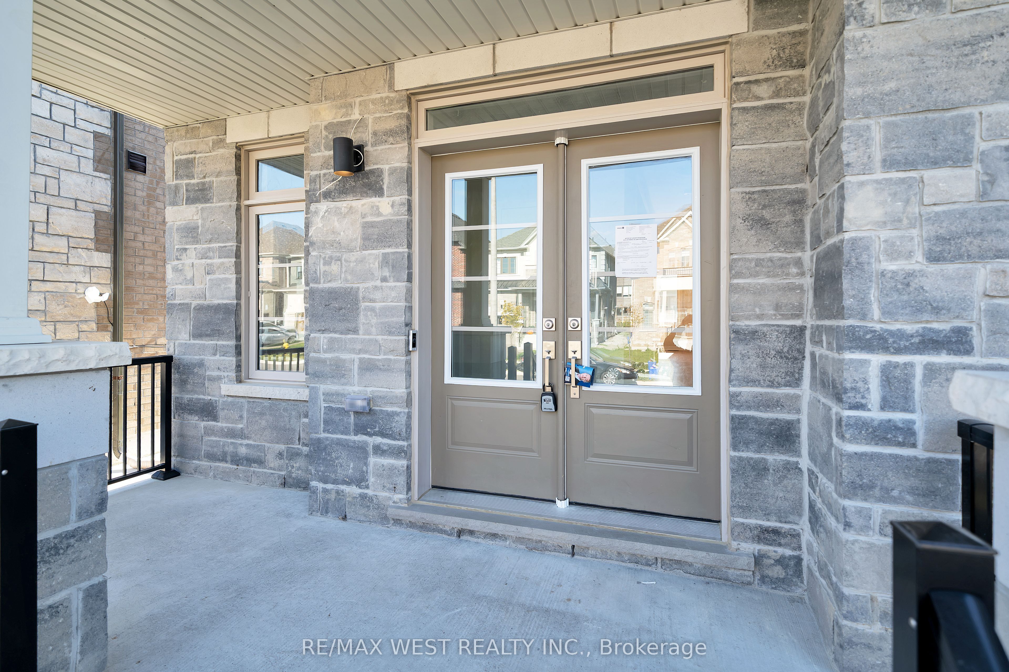 51 Northrop Avenue Property Photo 23