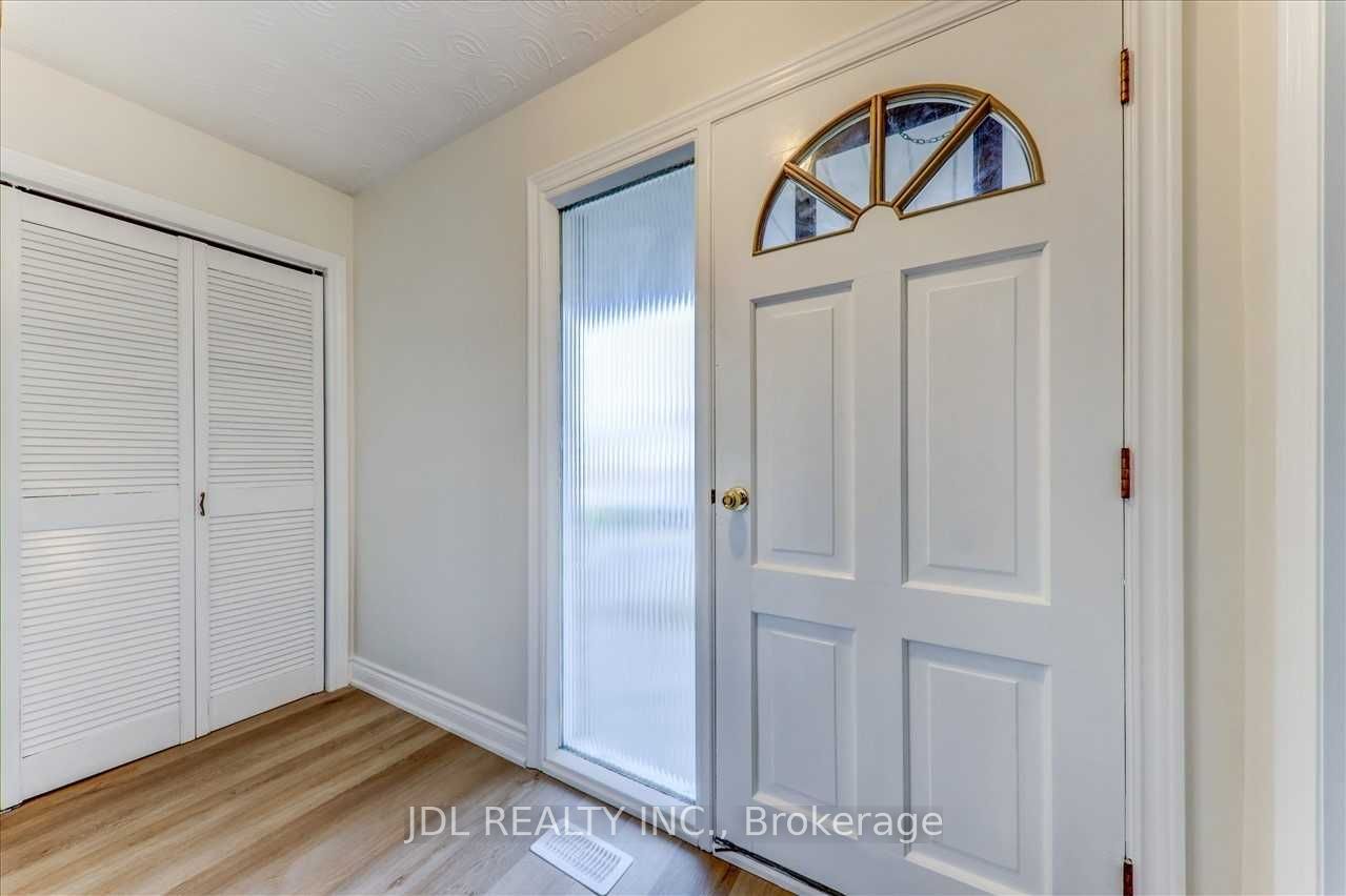 38 Grandview Street S Main Property Photo 4