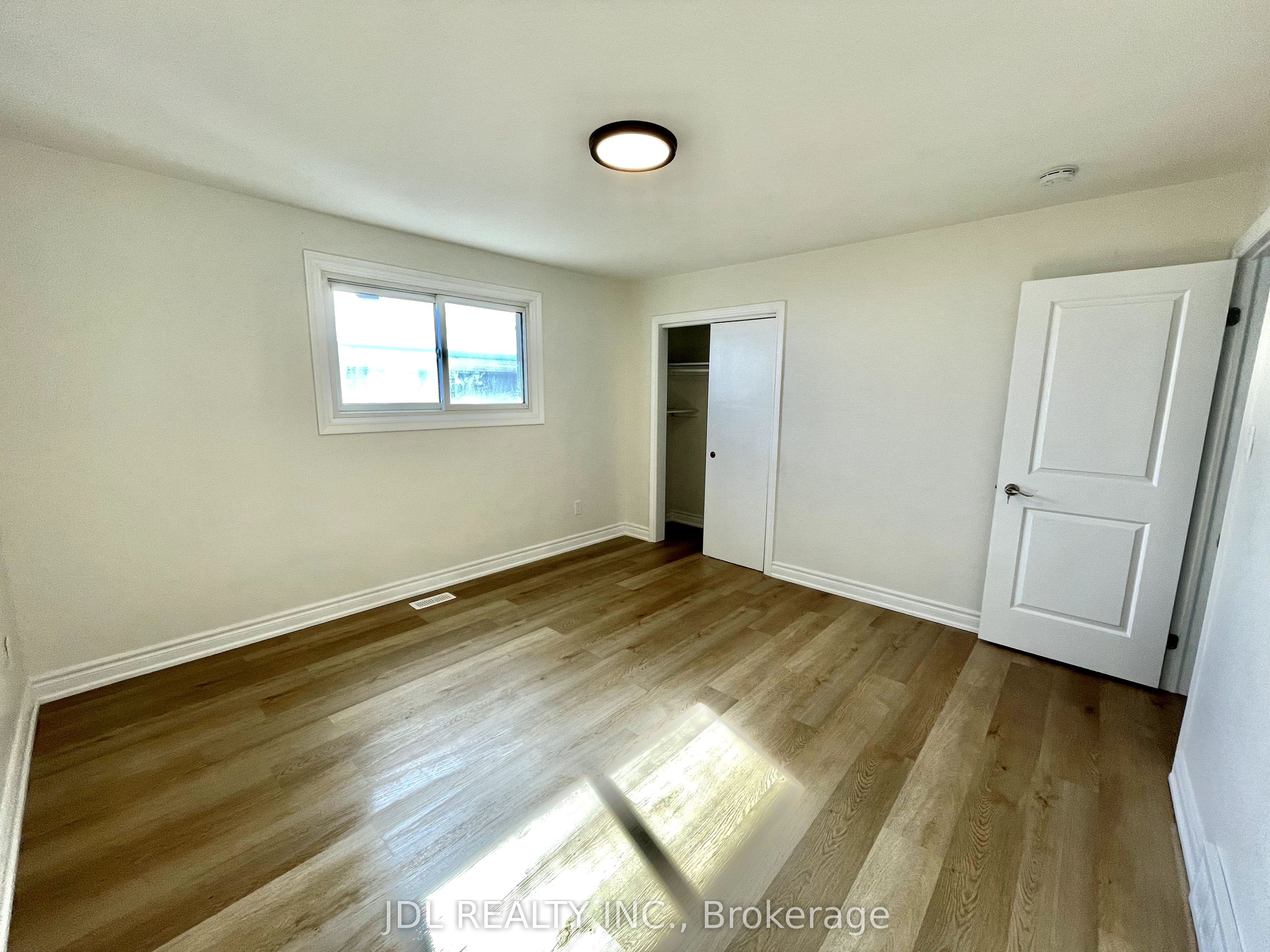38 Grandview Street S Main Property Photo 16