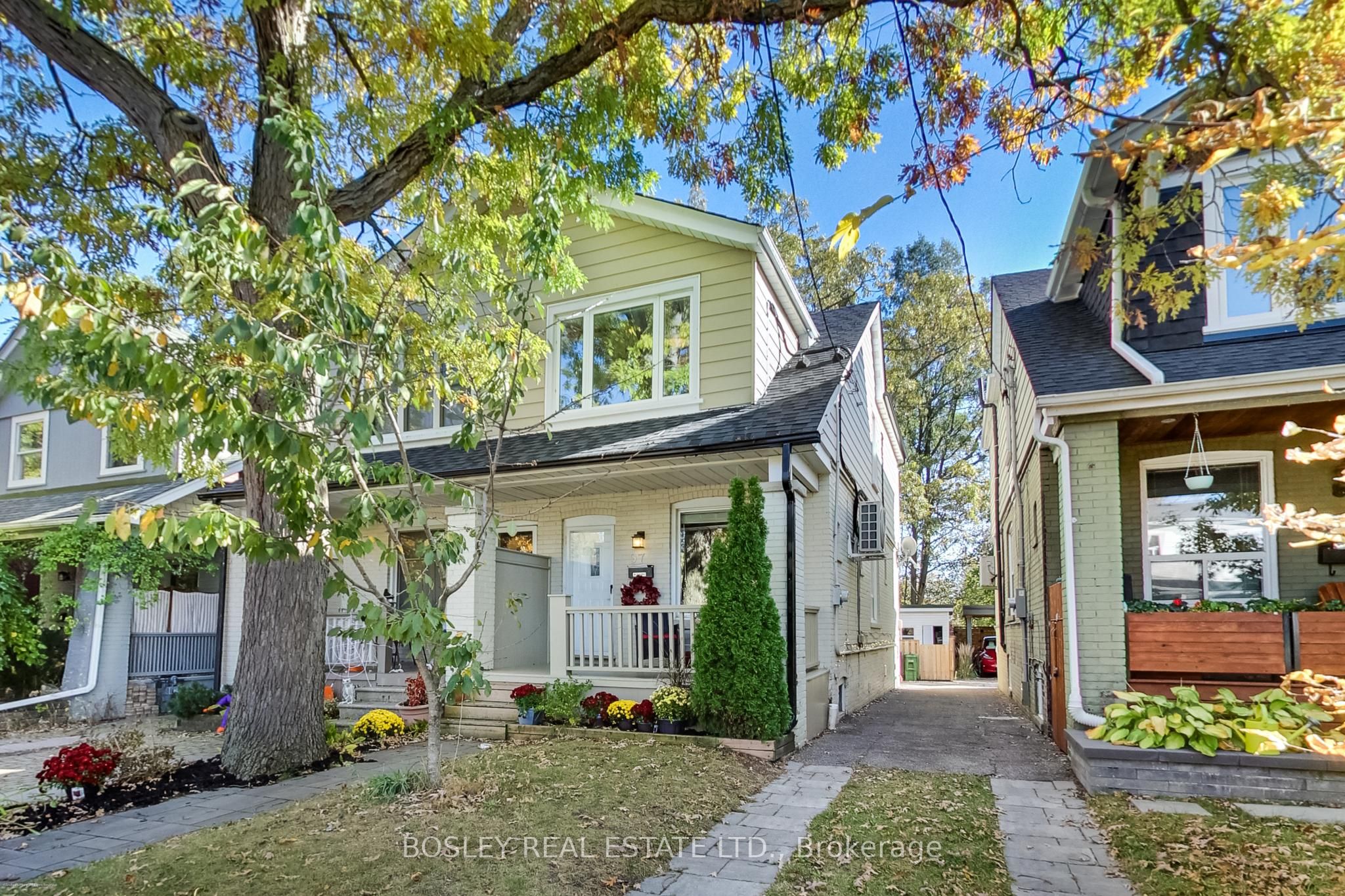 97 Oakcrest Avenue Property Photo 1