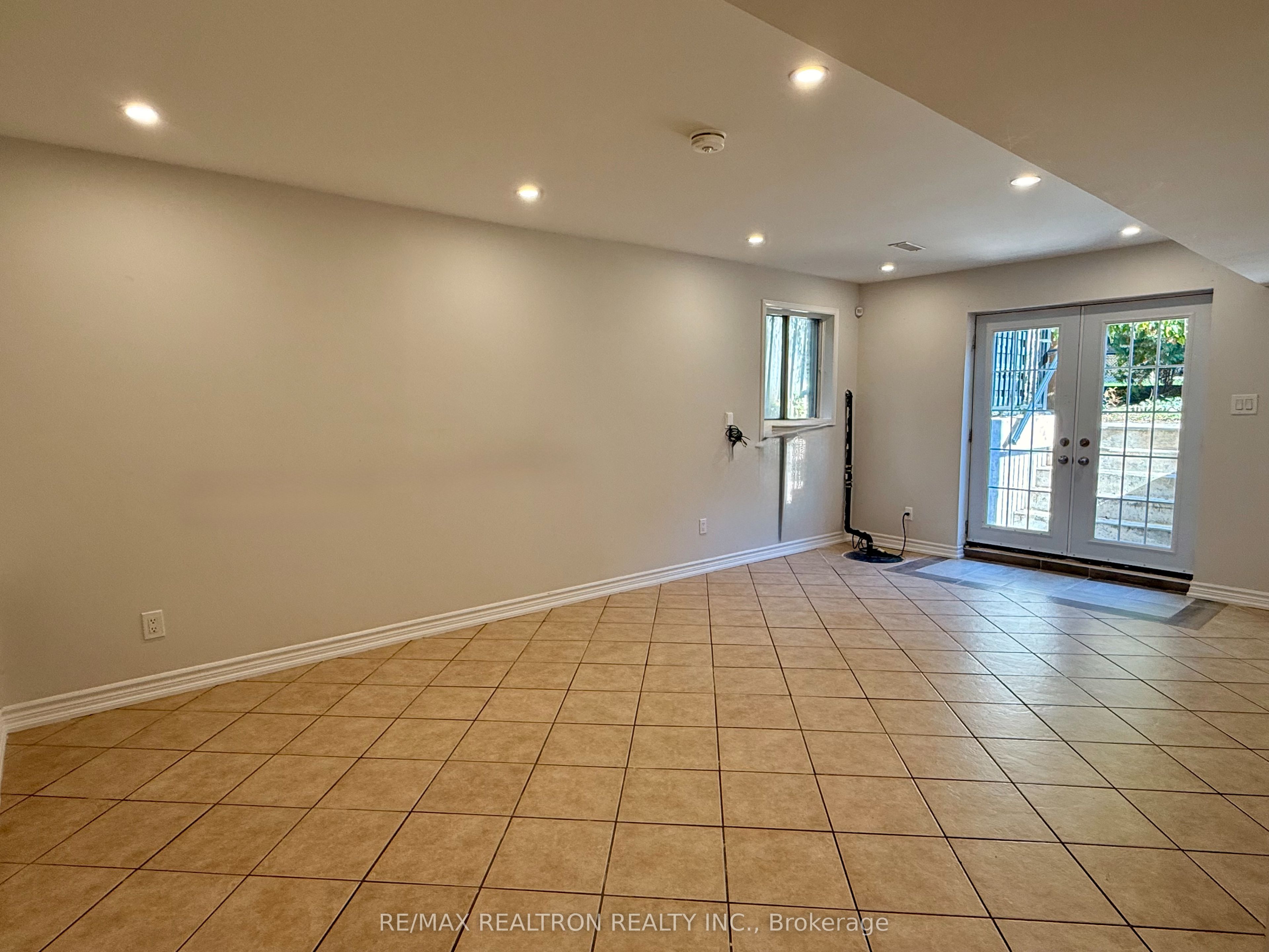 68 Flint Crescent Property Photo 16