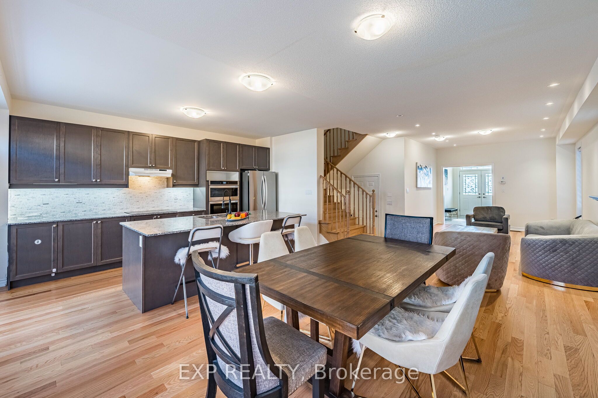 1186 Rexton Drive Property Photo 1
