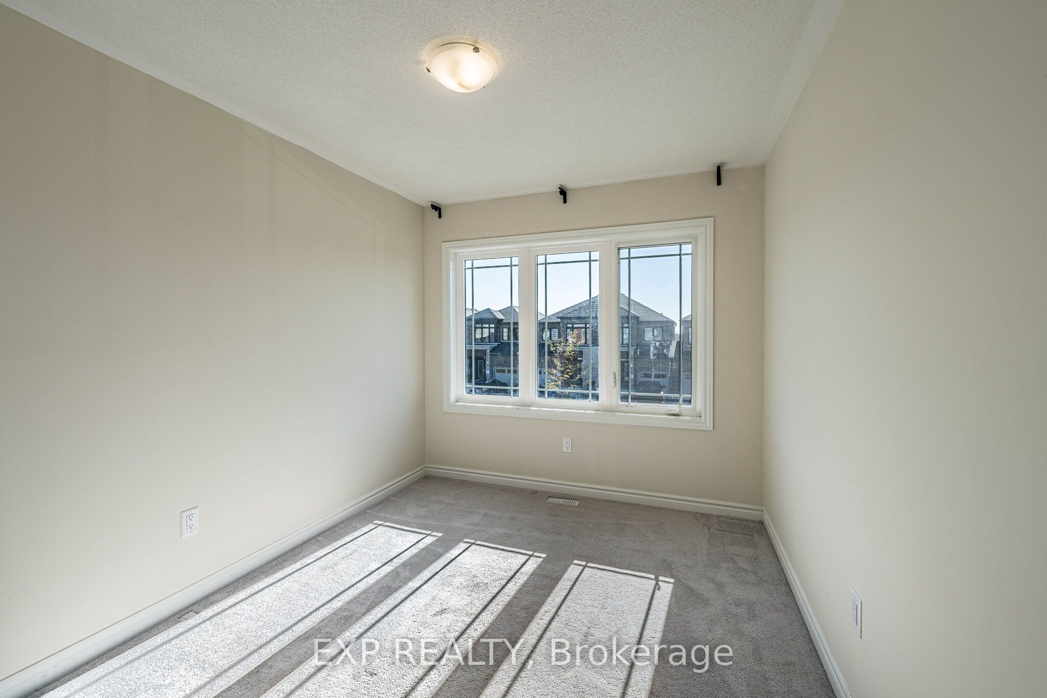 1186 Rexton Drive Property Photo 14