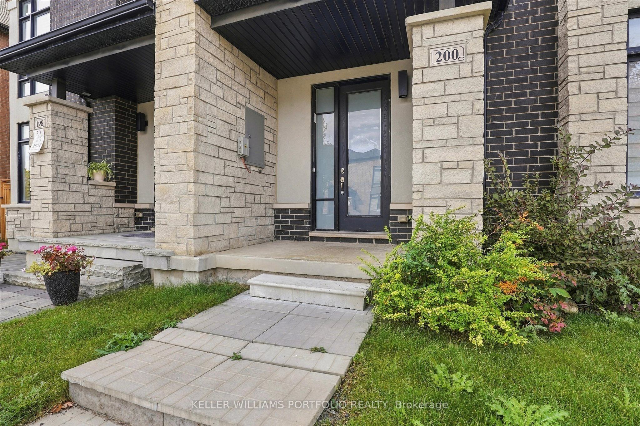 200 Coronation Road Property Photo 4
