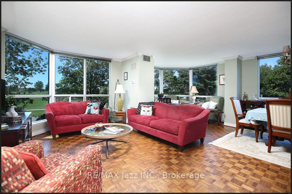 360 Watson Street W 105 Property Photo 7