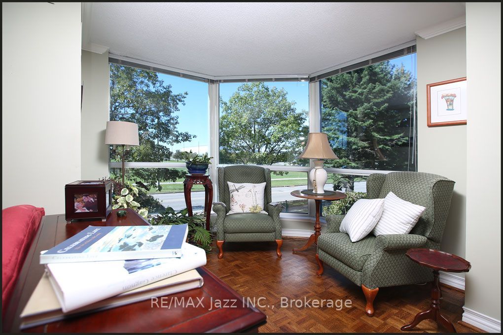 360 Watson Street W 105 Property Photo 10