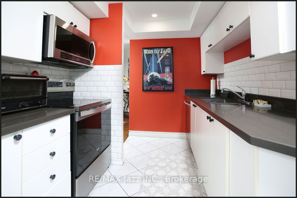 360 Watson Street W 105 Property Photo 14