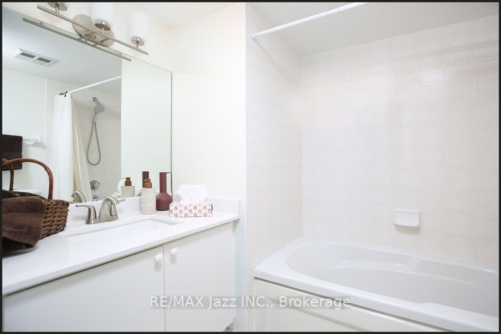 360 Watson Street W 105 Property Photo 22