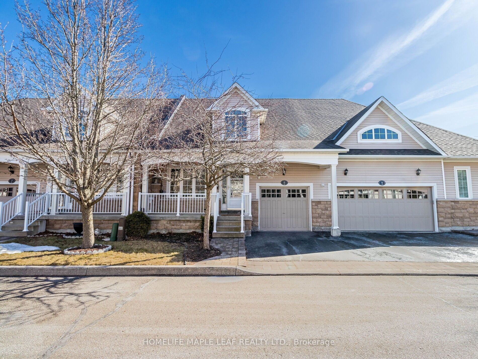 350 Lakebreeze Drive 8 Property Photo 1