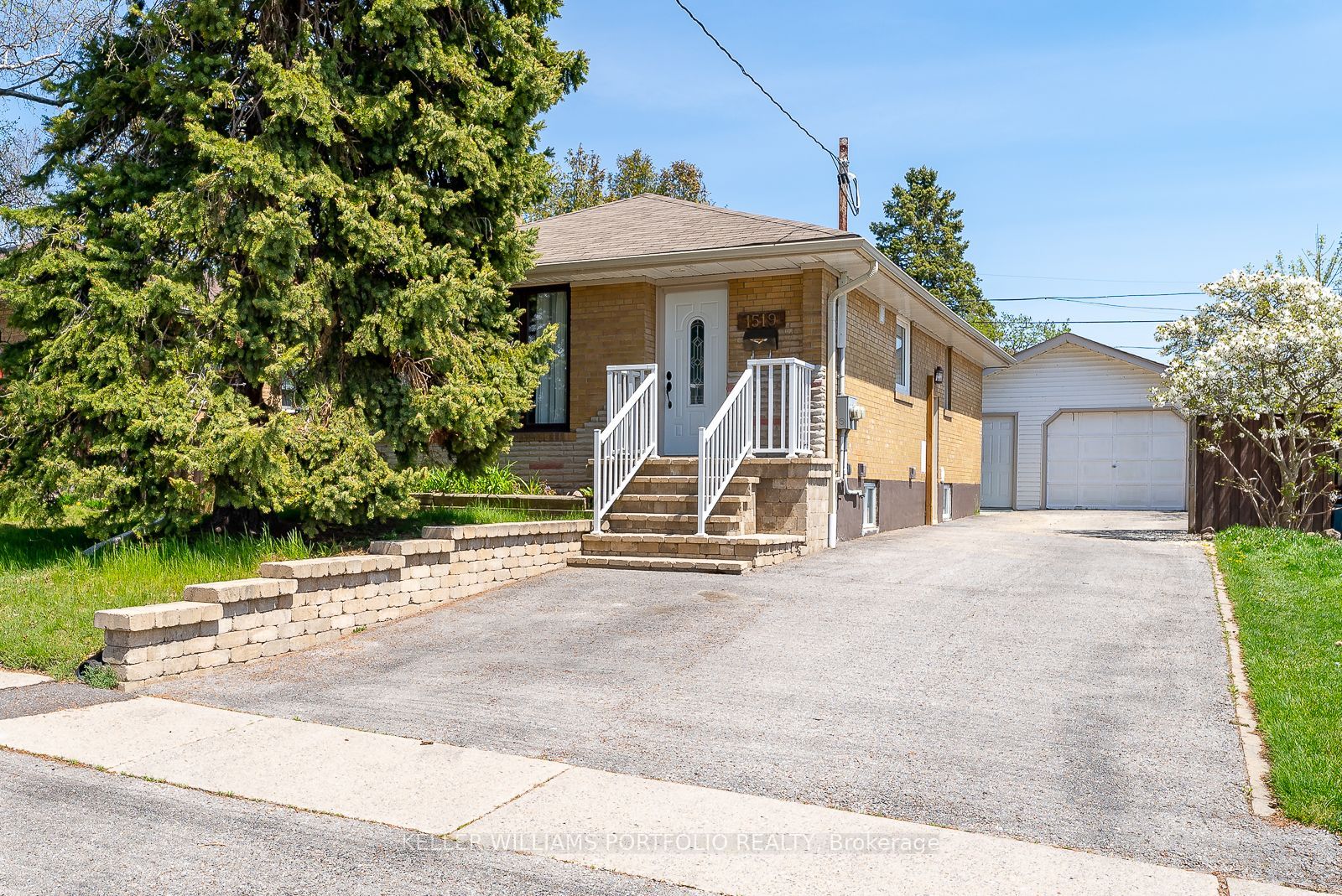 1519 Lakeside Street Main Flr Property Photo 1