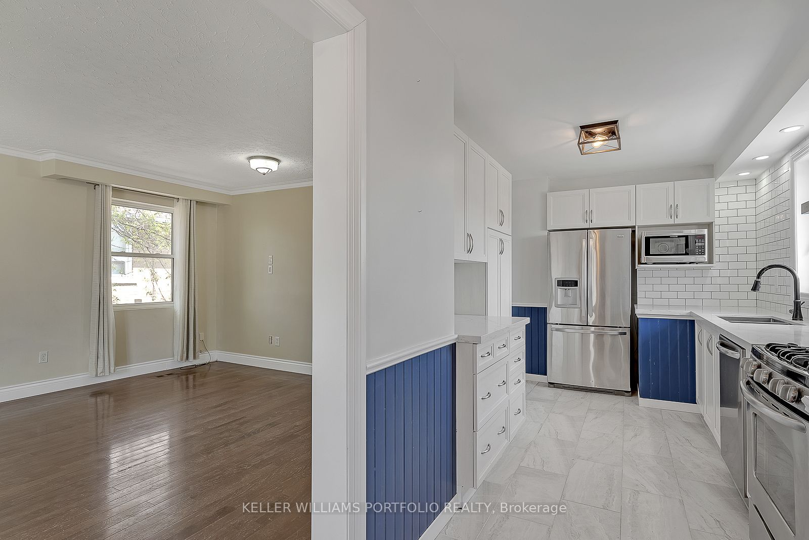 1519 Lakeside Street Main Flr Property Photo 4