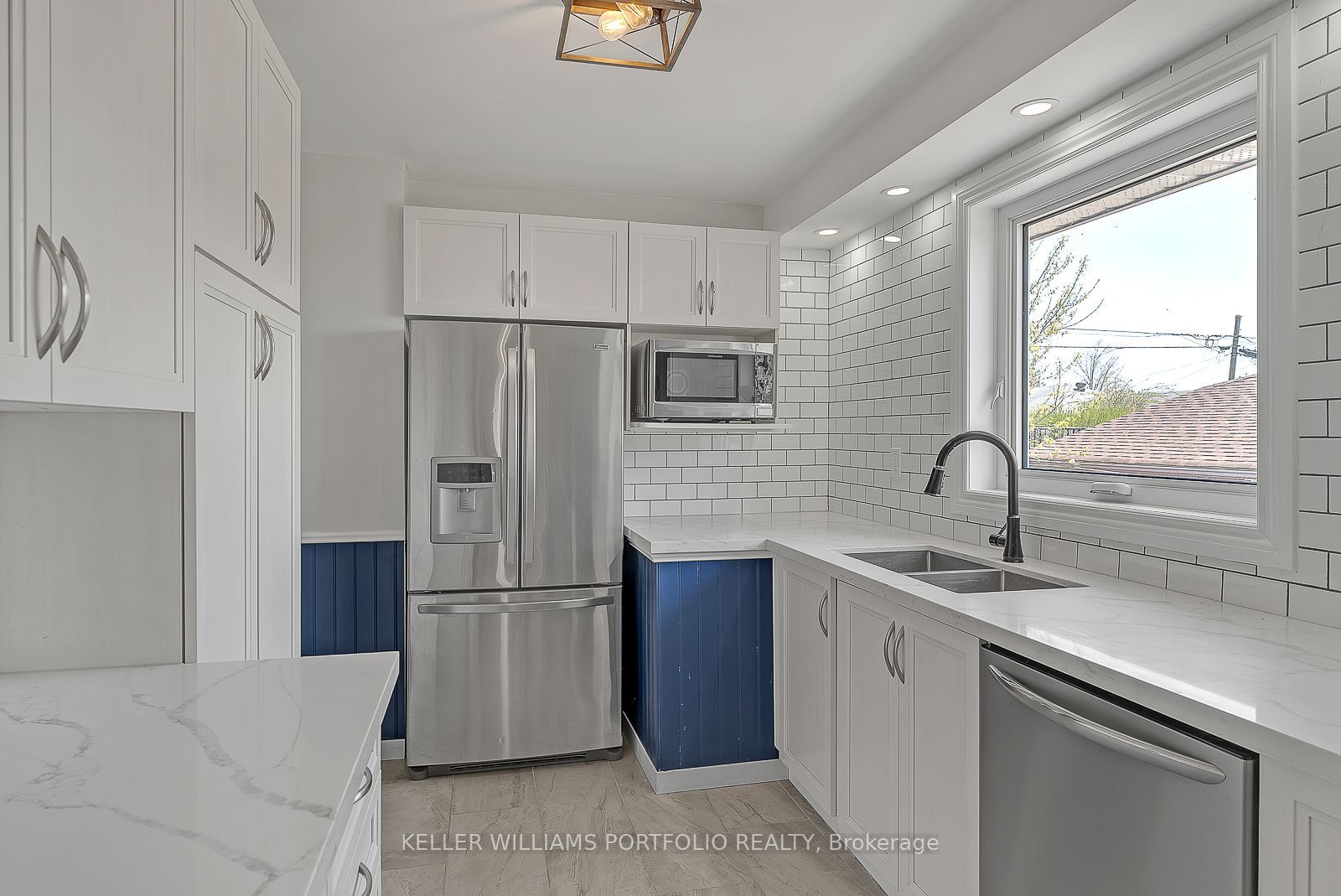 1519 Lakeside Street Main Flr Property Photo 6