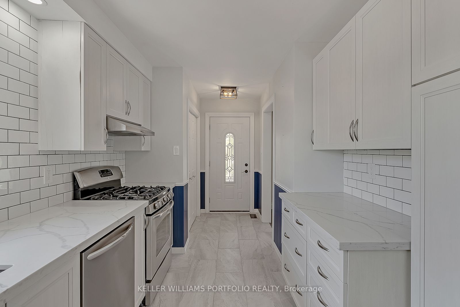 1519 Lakeside Street Main Flr Property Photo 8