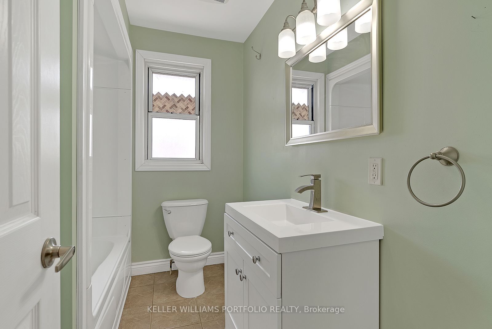 1519 Lakeside Street Main Flr Property Photo 15
