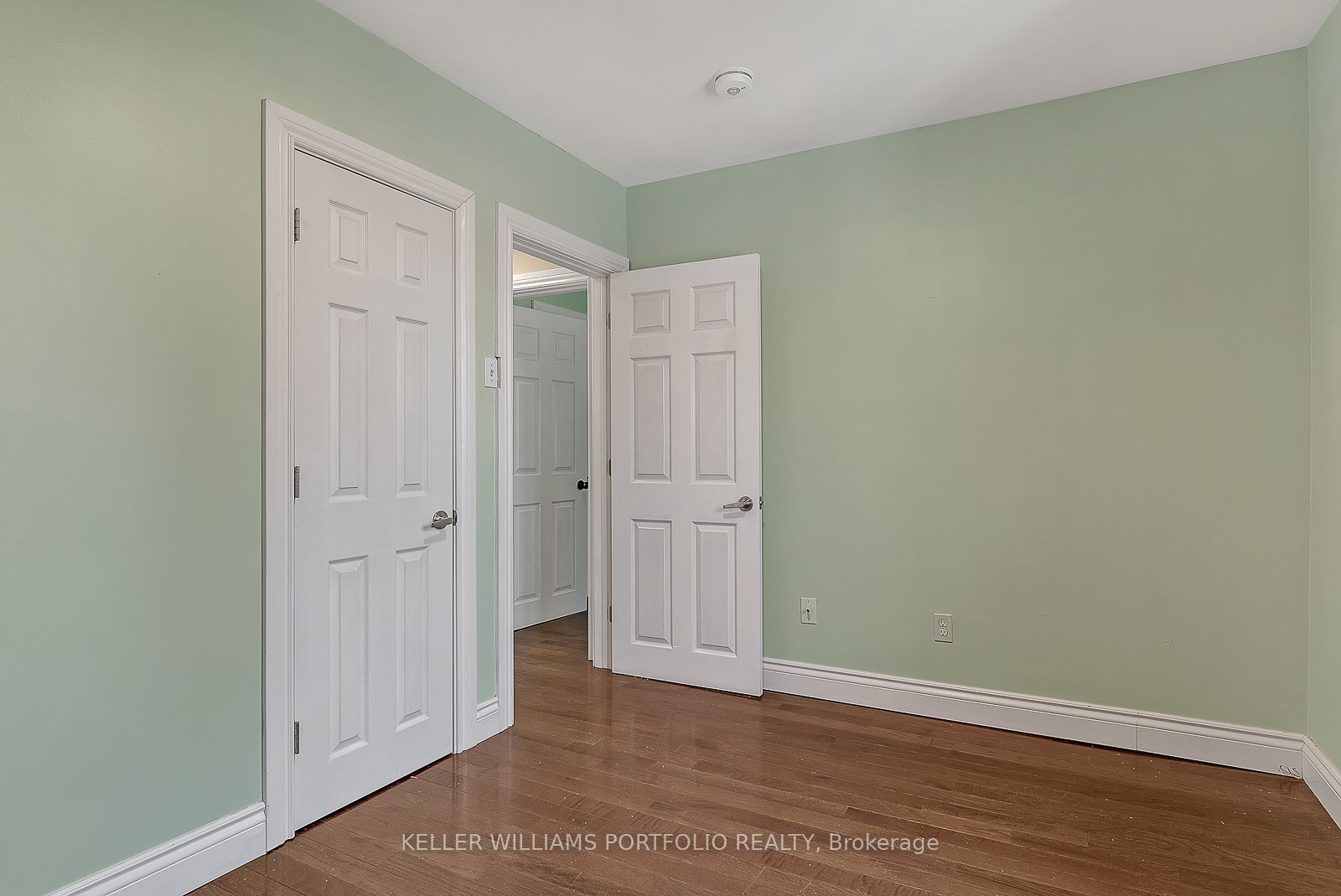 1519 Lakeside Street Main Flr Property Photo 17