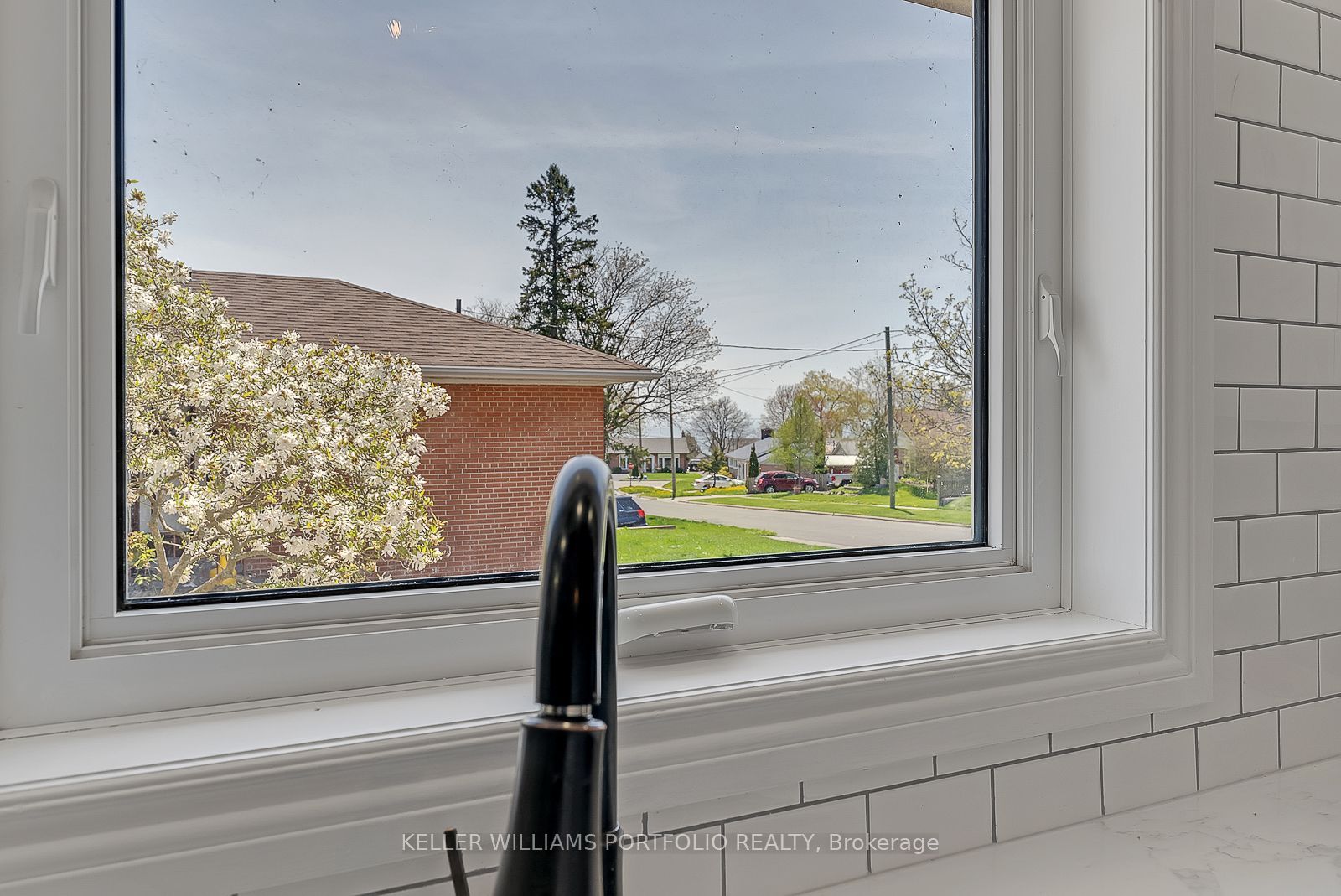1519 Lakeside Street Main Flr Property Photo 20