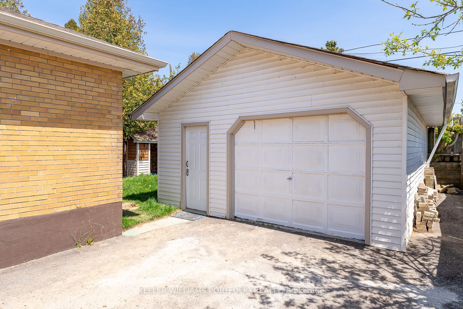 1519 Lakeside Street Main Flr Property Photo 21