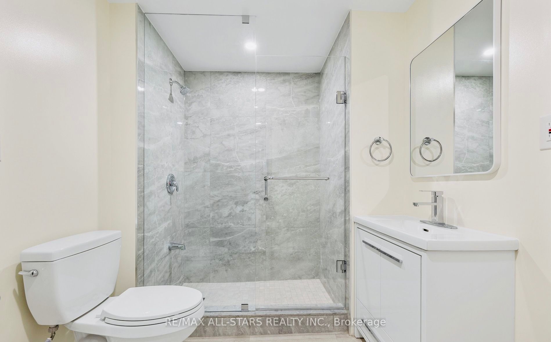 23 Hyacinth Crescent Basement Property Photo 7