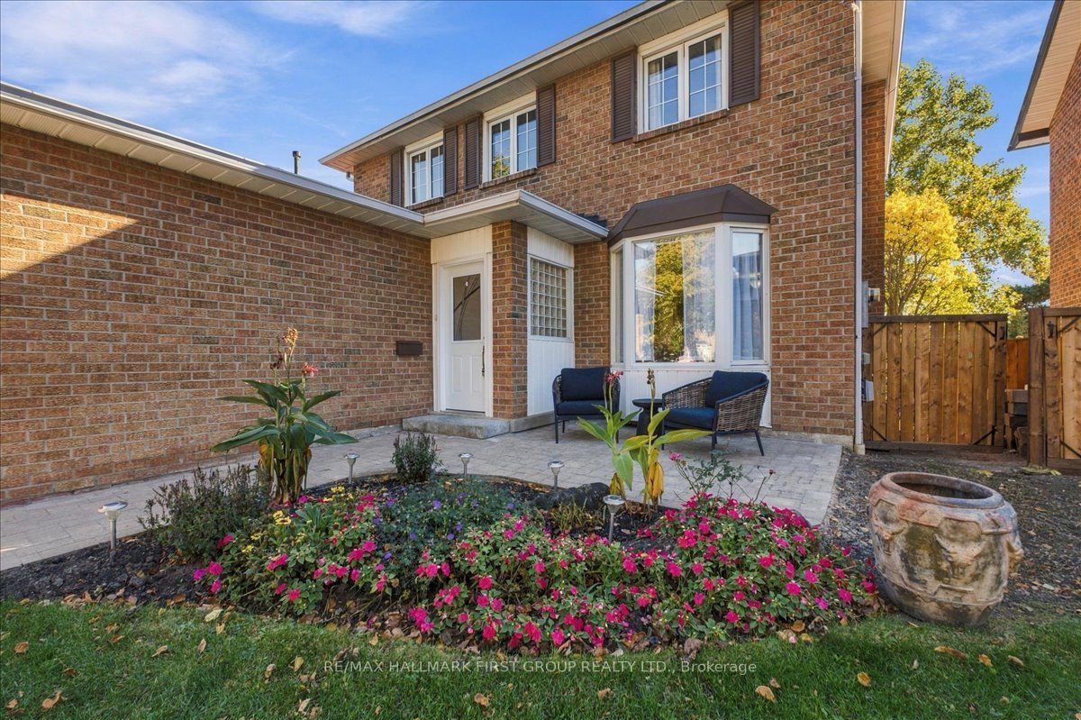 23 Flowers Crescent Property Photo 3
