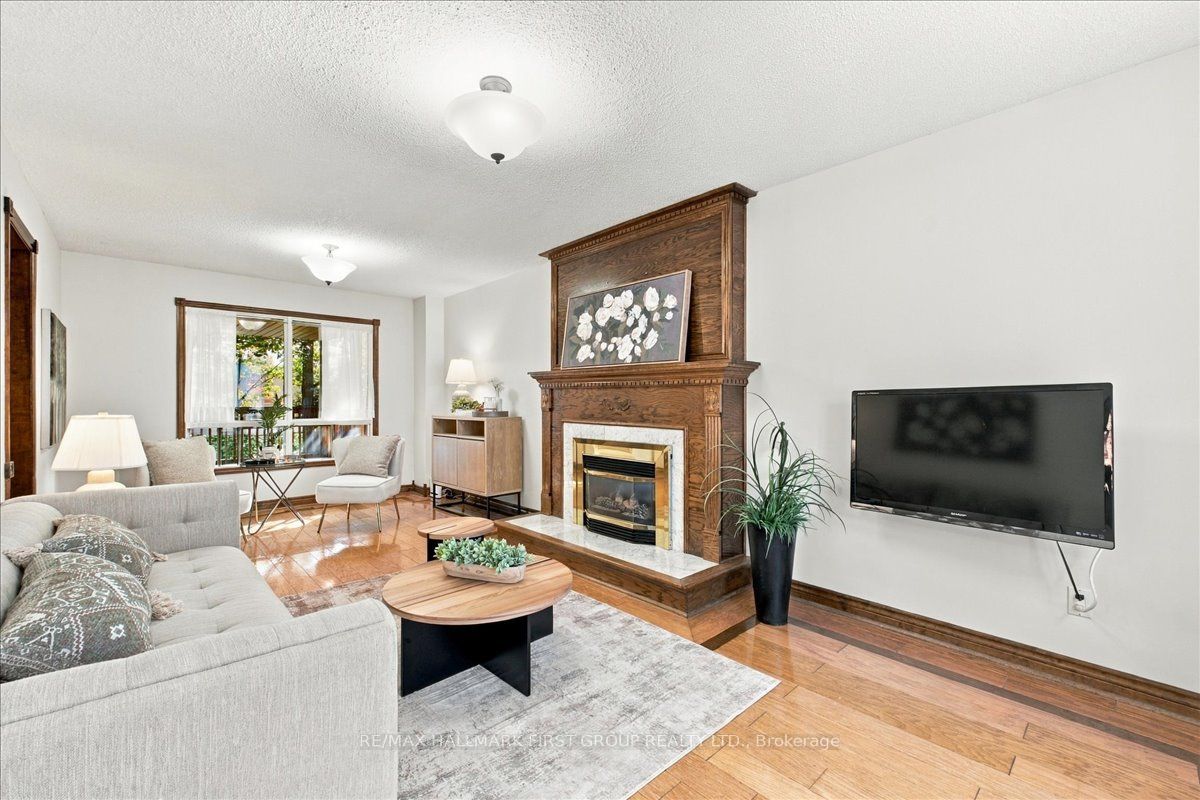 23 Flowers Crescent Property Photo 4