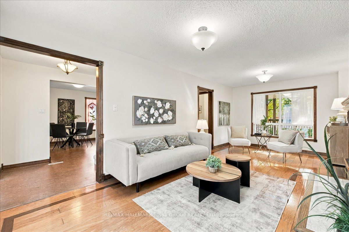 23 Flowers Crescent Property Photo 5