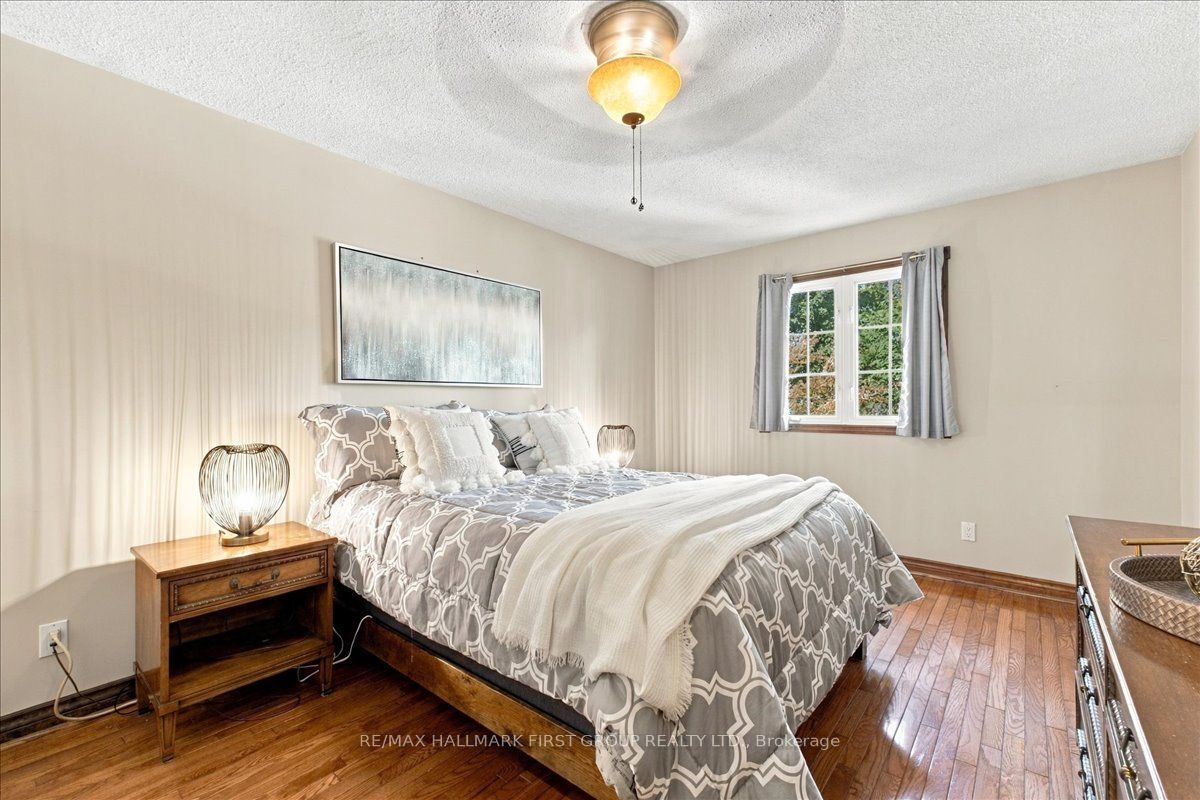 23 Flowers Crescent Property Photo 14