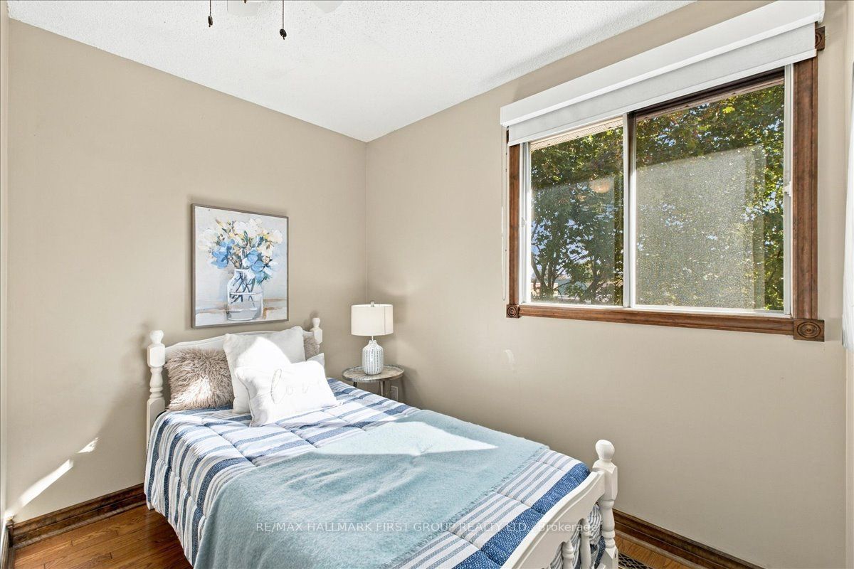 23 Flowers Crescent Property Photo 17