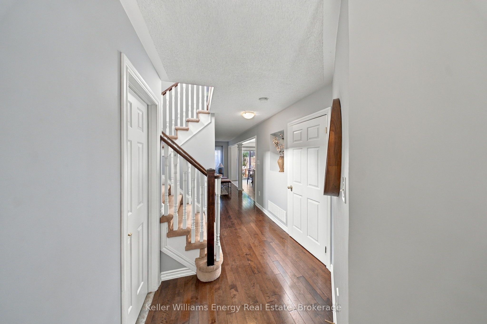 8 Quackenbush Street Property Photo 5
