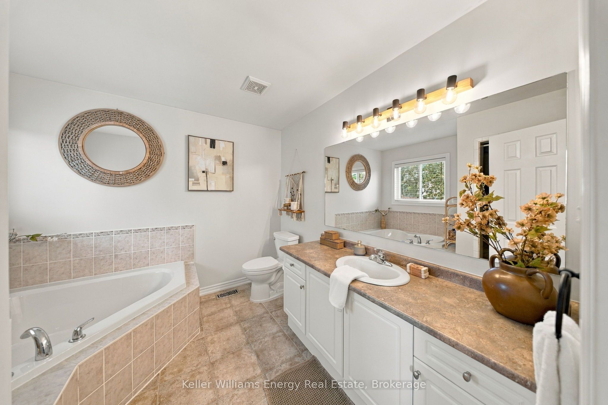 8 Quackenbush Street Property Photo 27