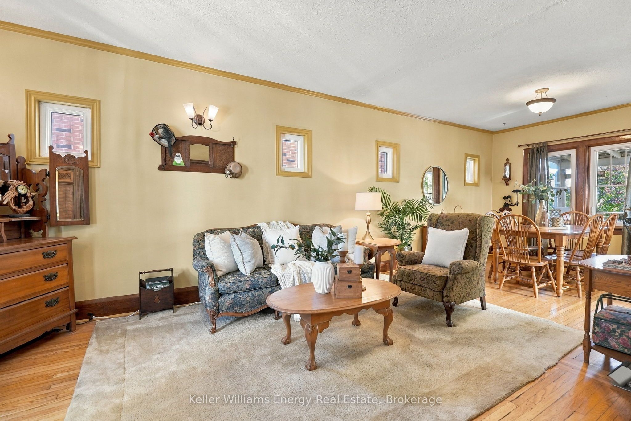 256 Grooms Avenue Property Photo 5