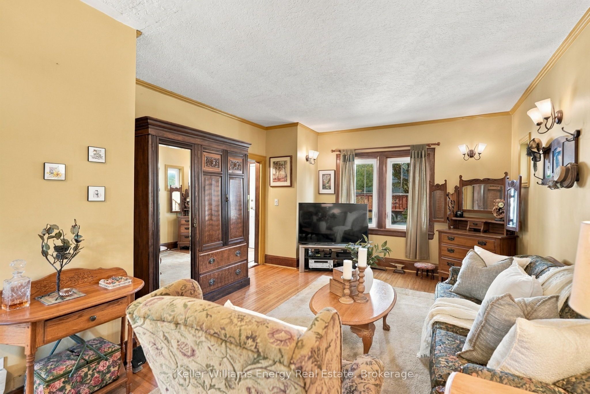 256 Grooms Avenue Property Photo 6