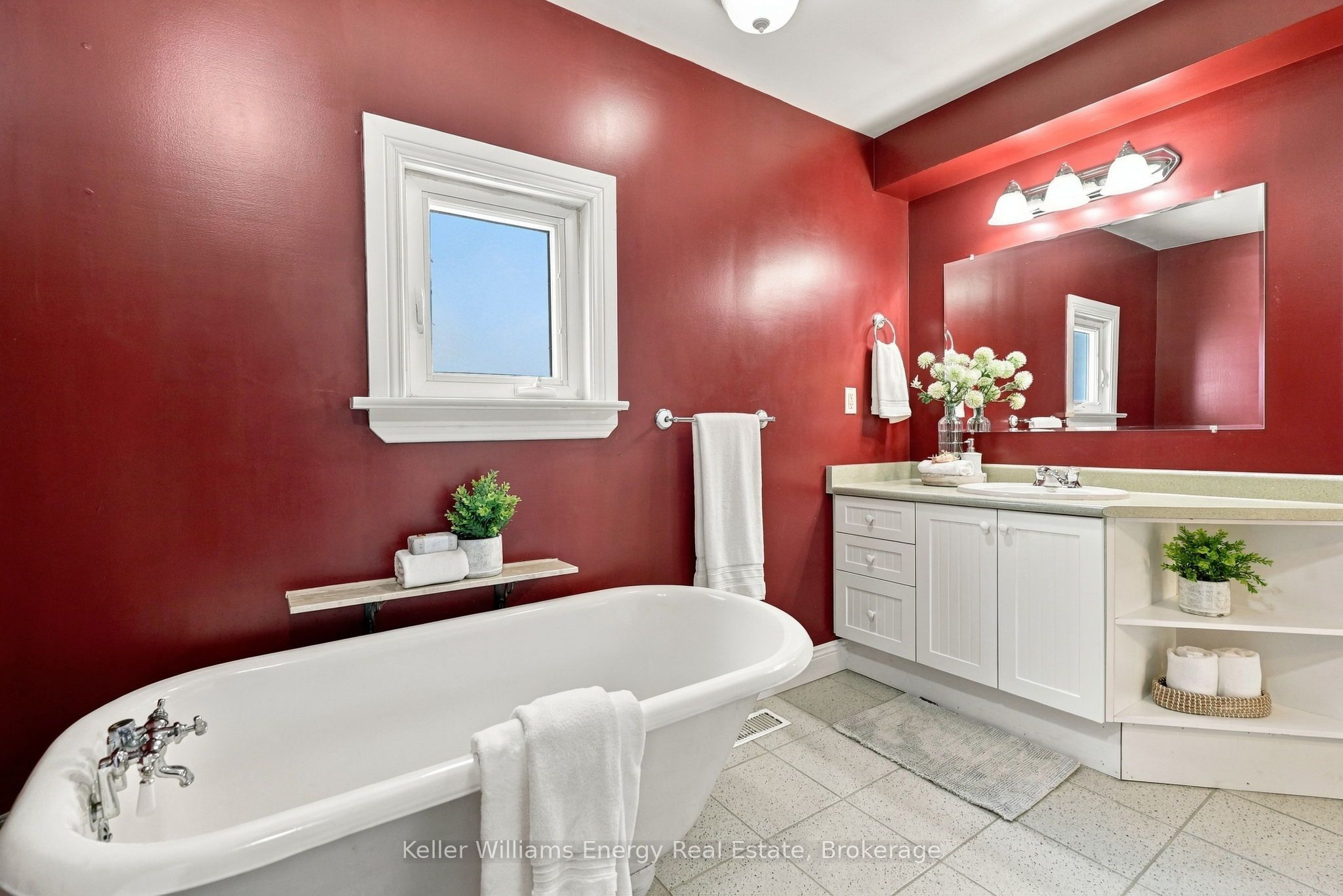 256 Grooms Avenue Property Photo 19