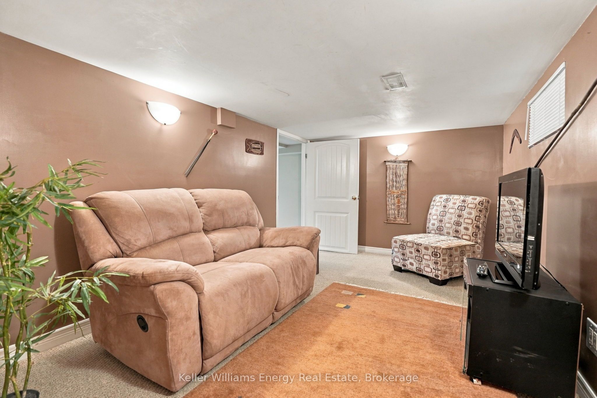 256 Grooms Avenue Property Photo 24