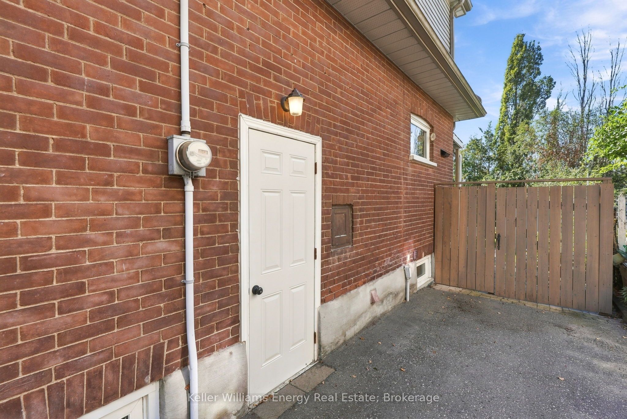 256 Grooms Avenue Property Photo 33