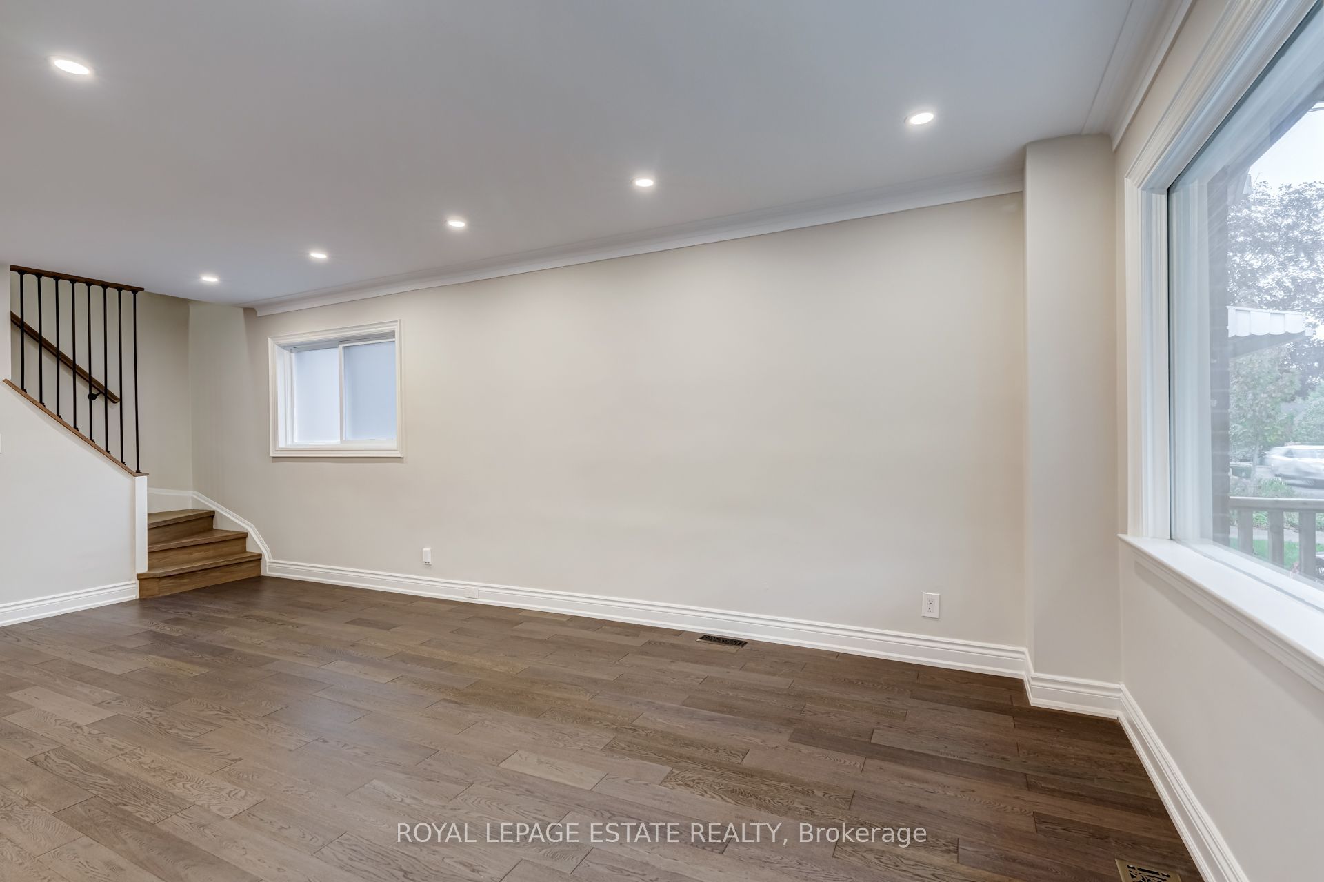 12 Norlong Boulevard Property Photo 8