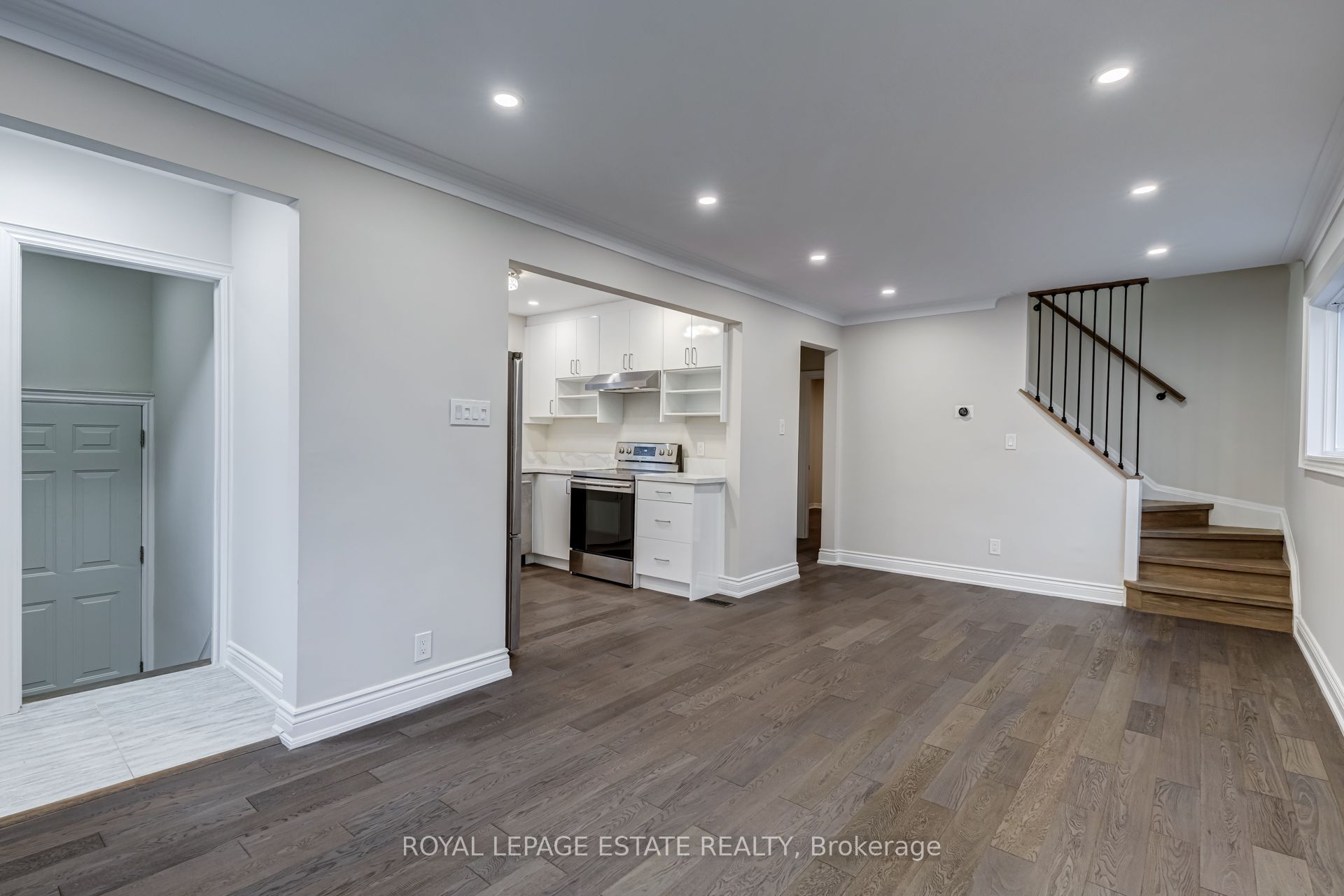 12 Norlong Boulevard Property Photo 9