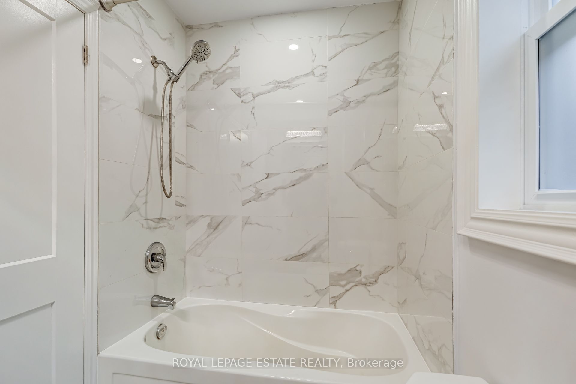 12 Norlong Boulevard Property Photo 20