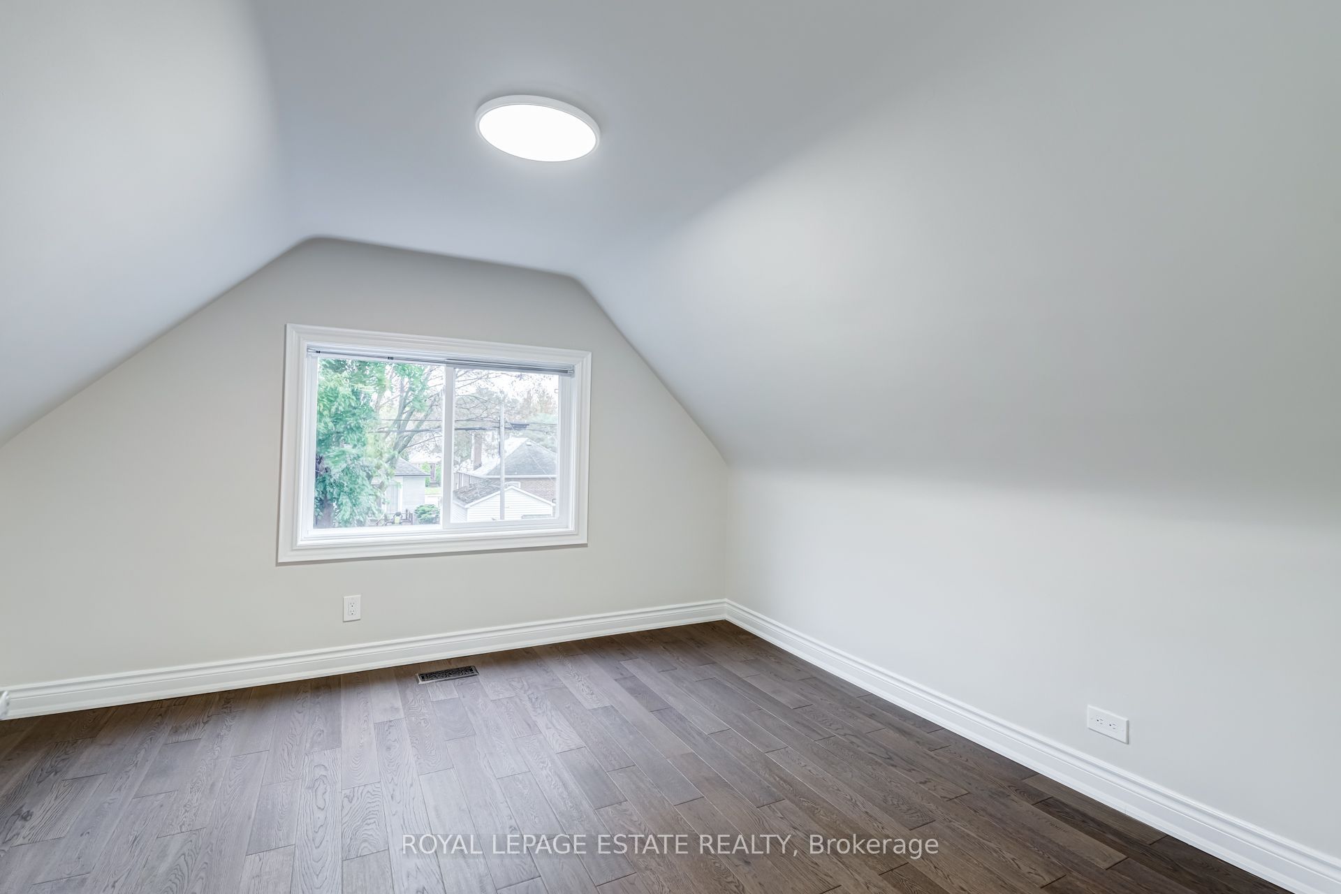 12 Norlong Boulevard Property Photo 24