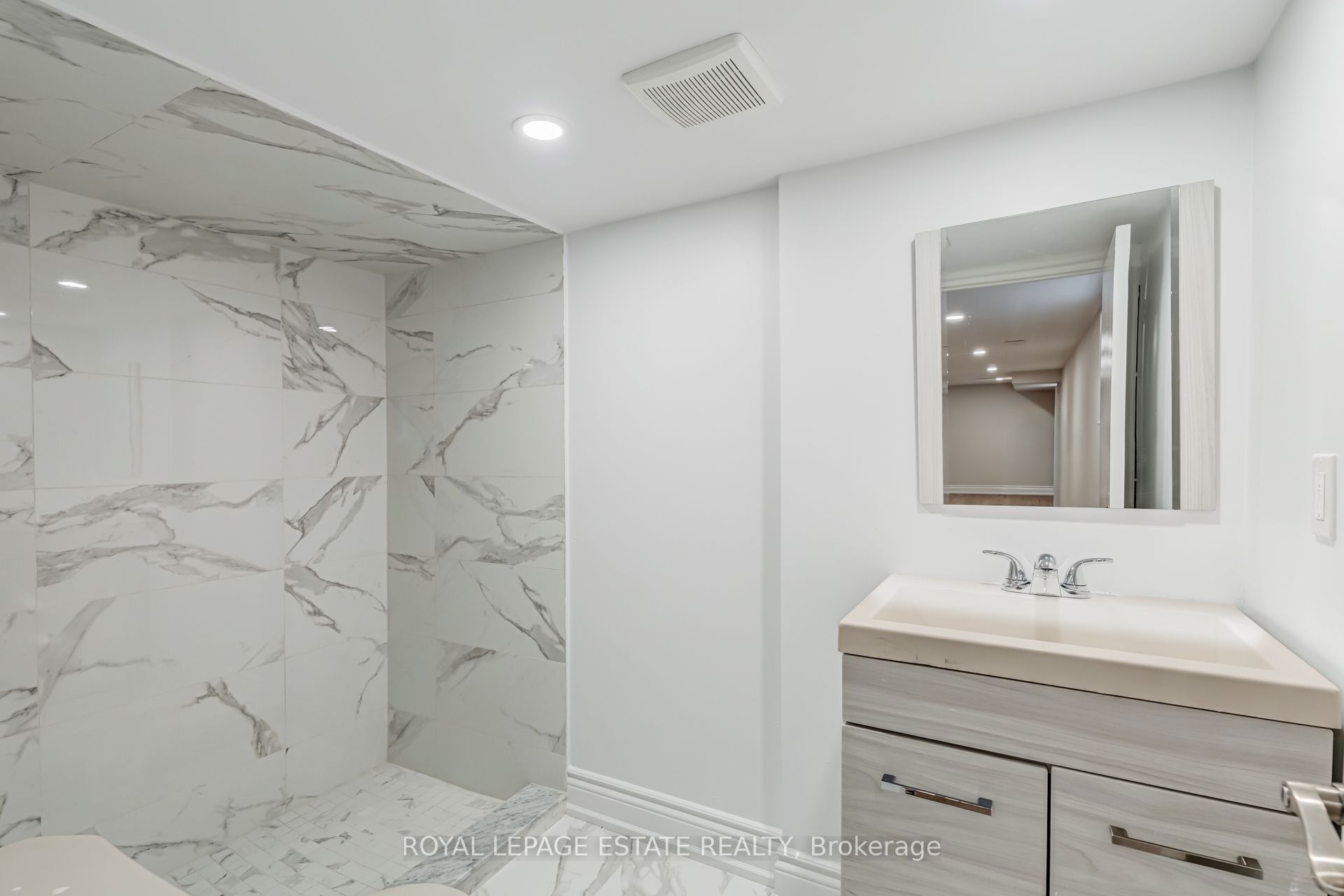12 Norlong Boulevard Property Photo 32