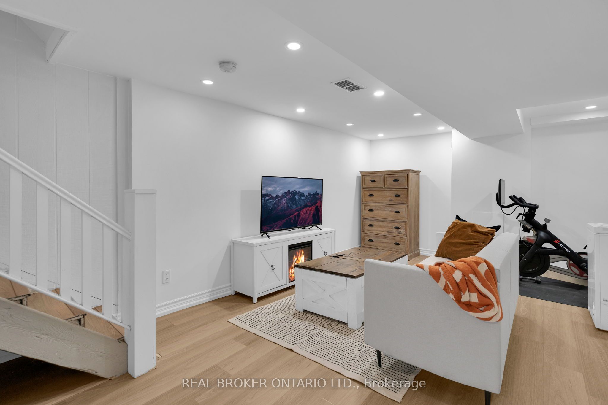 23 Aldridge Avenue Property Photo 25